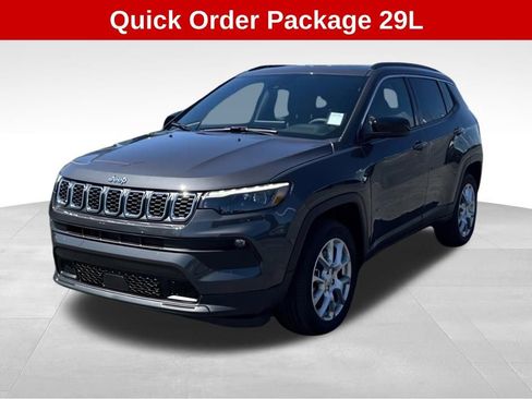 New 2024 Jeep Compass Latitude w/ Sun and Sound Group image 2