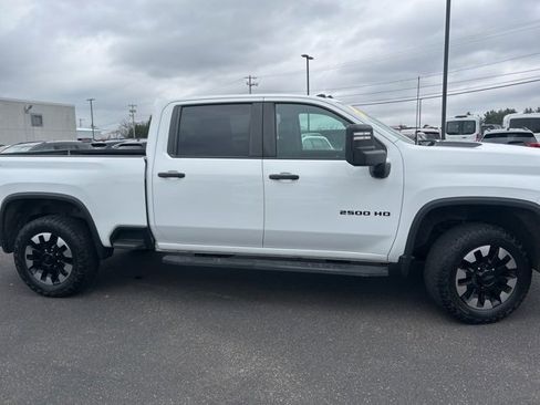 Used 2020 Chevrolet Silverado 2500 Custom w/ Custom Value Package image 5