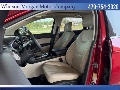 Used 2018 Ford Edge Titanium w/ Equipment Group 301A FWD image 9