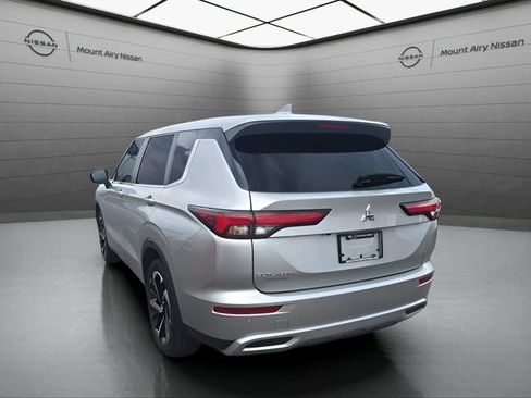 Used 2024 Mitsubishi Outlander SE AWD/4WD image 6
