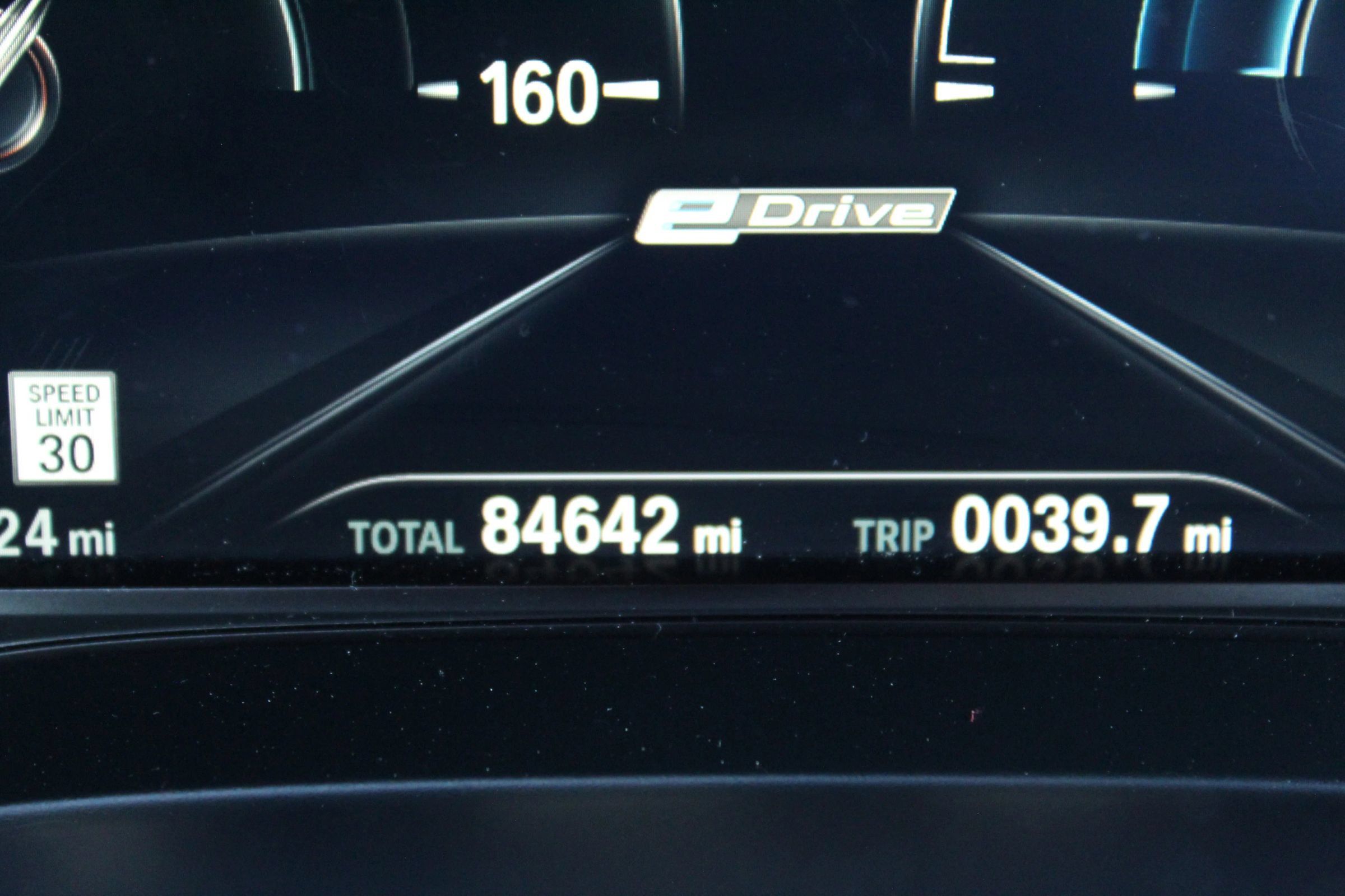 Used 2019 BMW 530e xDrive AWD/4WD image 31