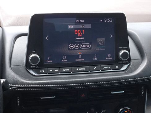 Used 2021 Nissan Rogue SV FWD image 16