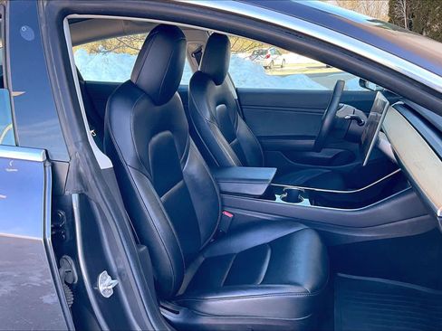 Used 2019 Tesla Model 3 Long Range image 8