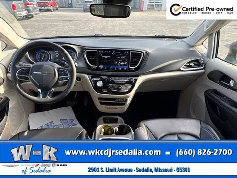 Certified 2023 Chrysler Pacifica Touring-L FWD image 36