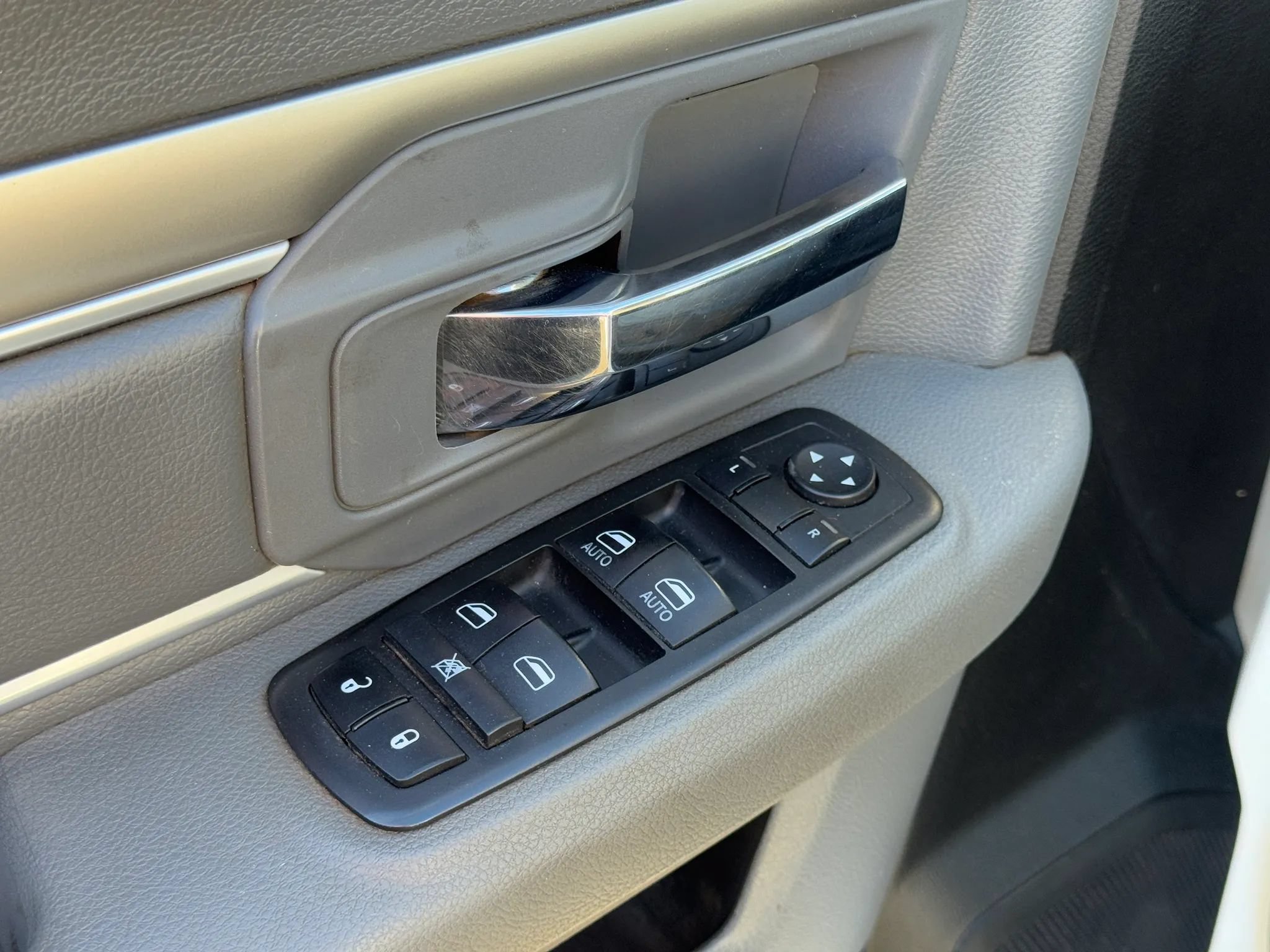 Used 2018 RAM 3500 SLT w/ Quick Order Package 2EG SLT AWD/4WD image 11