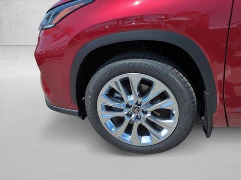 New 2026 Toyota Highlander Limited AWD/4WD image 10