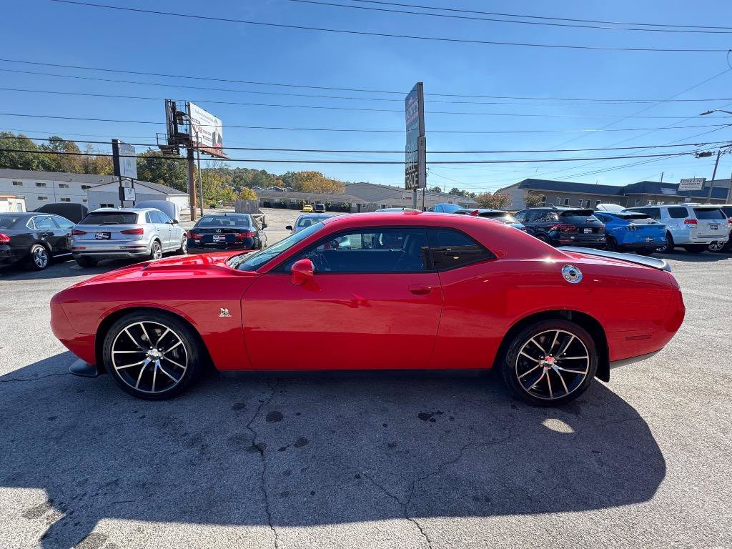 Used 2015 Dodge Challenger R/T Scat Pack w/ Leather Interior Group RWD image 6