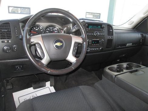 Used 2011 Chevrolet Silverado 2500 LT w/ Interior Plus Package AWD/4WD image 26