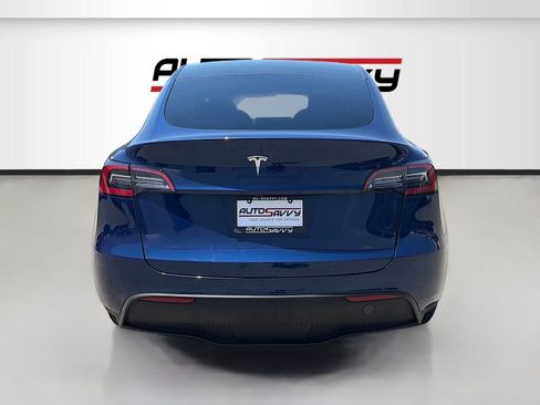 Used 2024 Tesla Model Y Long Range AWD/4WD image 6