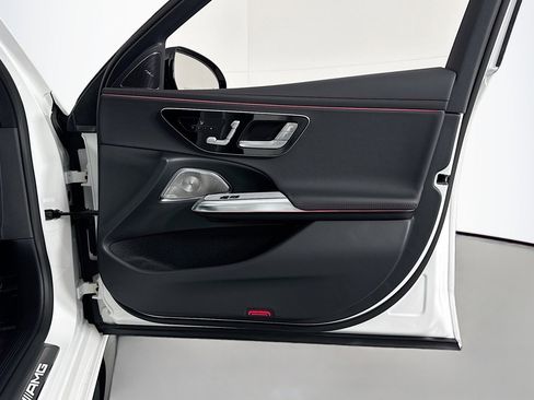 New 2026 Mercedes-Benz E 53 AMG e 4MATIC Sedan image 23