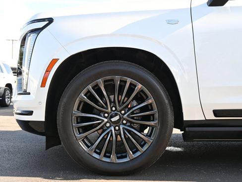 Used 2025 Cadillac Escalade Sport Platinum AWD/4WD image 30