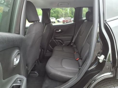Certified 2023 Jeep Renegade Latitude AWD/4WD image 28