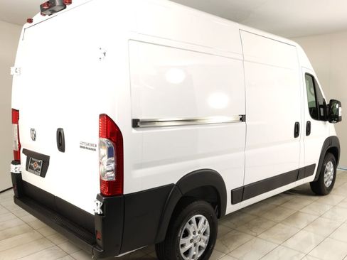 Used 2024 RAM ProMaster 2500 FWD image 3
