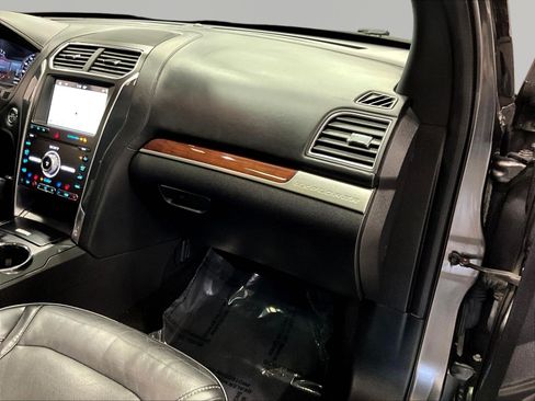Used 2019 Ford Explorer Platinum AWD/4WD image 27