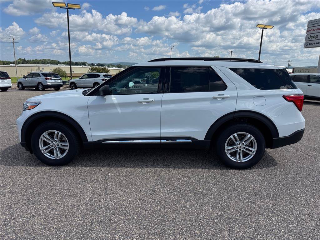 Used 2020 Ford Explorer XLT w/ Class III Trailer Tow Package AWD/4WD image 2