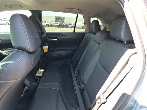 Used 2023 Toyota Corolla Cross XLE FWD image 11