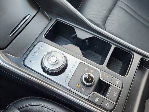 Used 2025 Kia Sorento EX image 18