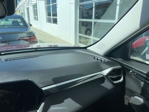 Used 2025 Chevrolet TrailBlazer LT image 35