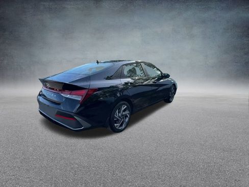 Used 2025 Hyundai Elantra Sport image 22