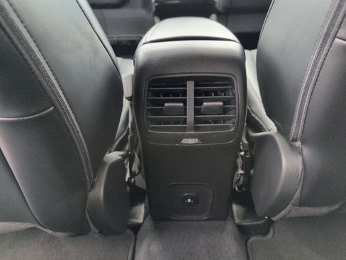 Used 2024 Ford Escape SE image 36