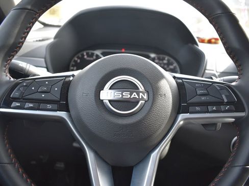 Used 2025 Nissan Altima 2.5 SR FWD image 14