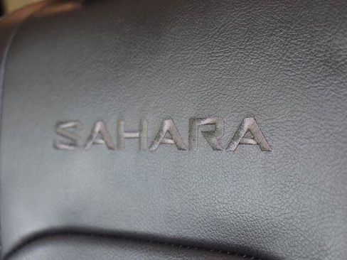 Used 2023 Jeep Wrangler Unlimited Sahara AWD/4WD image 27