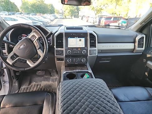 Used 2019 Ford F250 Lariat w/ Lariat Value Package AWD/4WD image 14