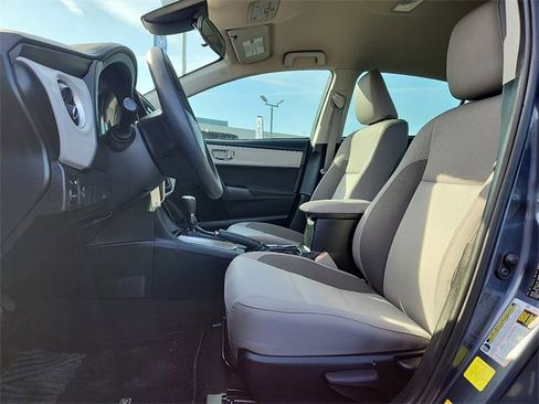 Used 2018 Toyota Corolla LE image 13