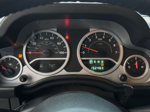 Used 2008 Jeep Wrangler Unlimited Sahara w/ Dual Top Group image 10