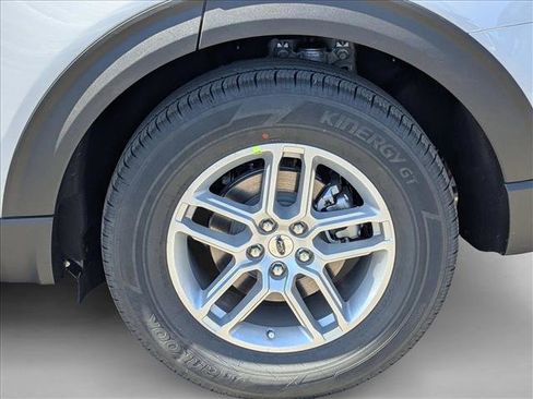 New 2026 Ford Explorer Active image 9