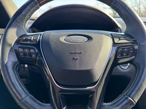 Used 2018 Ford Explorer Platinum image 17