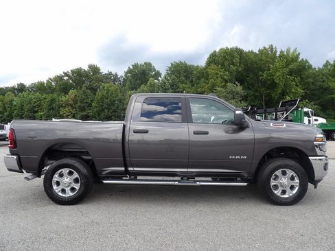 Used 2026 RAM 2500 Big Horn AWD/4WD image 9