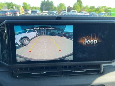 Certified 2025 Jeep Wrangler Unlimited Sahara AWD/4WD image 24
