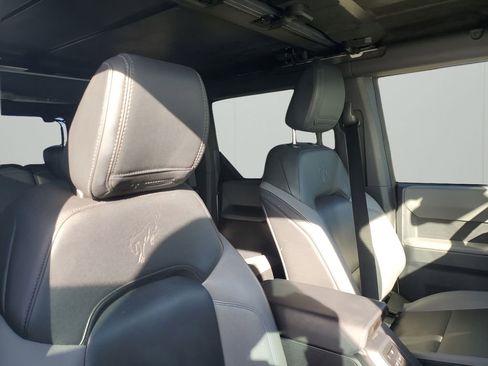 Used 2022 Ford Bronco Black Diamond image 15