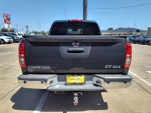Used 2013 Nissan Frontier SV w/ SV Value Truck Pkg AWD/4WD image 5
