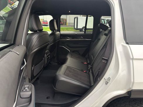Used 2023 Jeep Grand Cherokee Trailhawk w/ Luxury Tech Group III AWD/4WD image 10