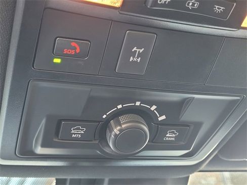 Certified 2022 Toyota Tacoma TRD Off-Road image 17