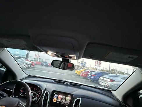 Used 2018 Chevrolet Equinox Premier FWD image 50