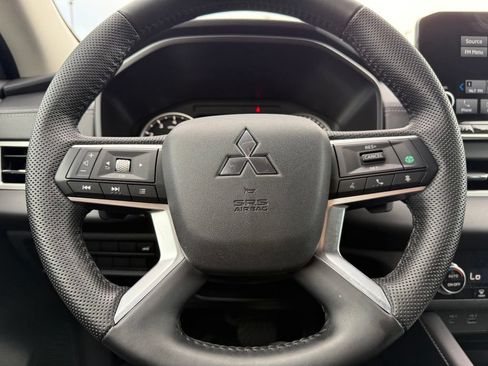 Used 2023 Mitsubishi Outlander SE AWD/4WD image 21