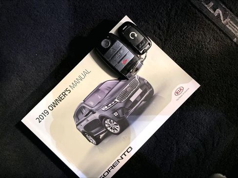 Used 2019 Kia Sorento SX image 32