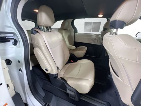 Used 2022 Toyota Sienna XLE w/ XLE Plus Package AWD/4WD image 29