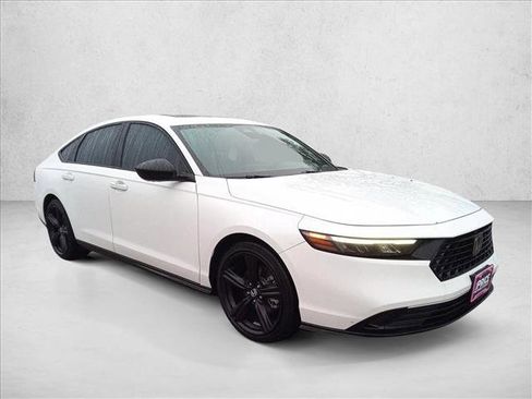 Used 2023 Honda Accord Sport image 3