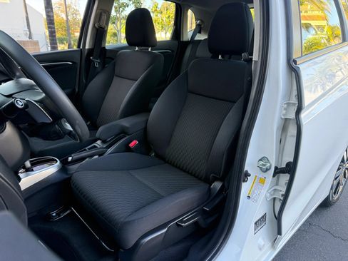 Used 2018 Honda Fit EX image 11