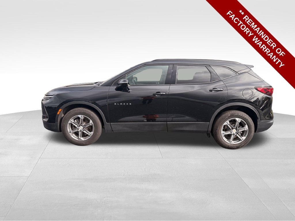 Used 2024 Chevrolet Blazer LT FWD image 2