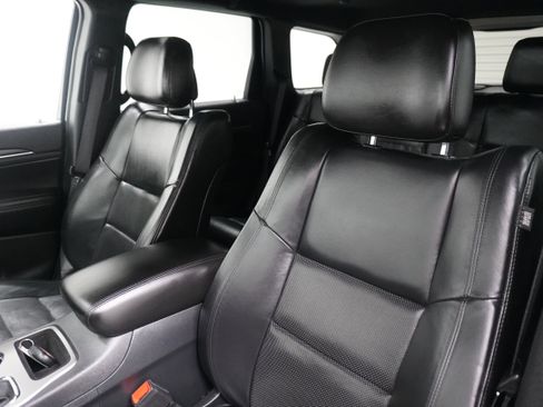 Used 2020 Jeep Grand Cherokee Limited w/ Luxury Group II image 10