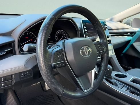 Used 2019 Toyota Avalon XSE FWD image 13