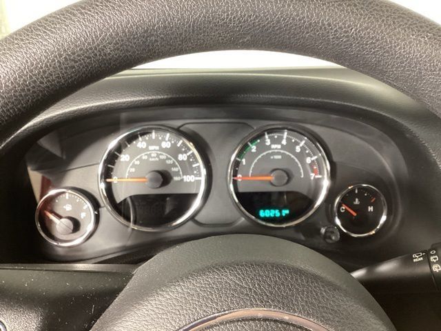 Used 2018 Jeep Wrangler Unlimited Sport AWD/4WD image 13