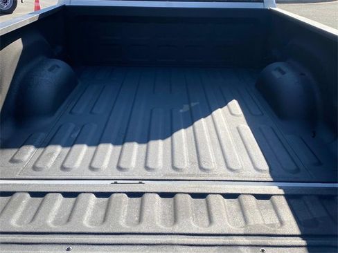 Used 2020 RAM 1500 Classic SLT w/ Luxury Group image 27