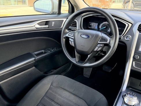Used 2020 Ford Fusion SE image 10