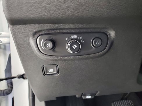 Used 2023 GMC Terrain SLT w/ Elevation Edition image 12